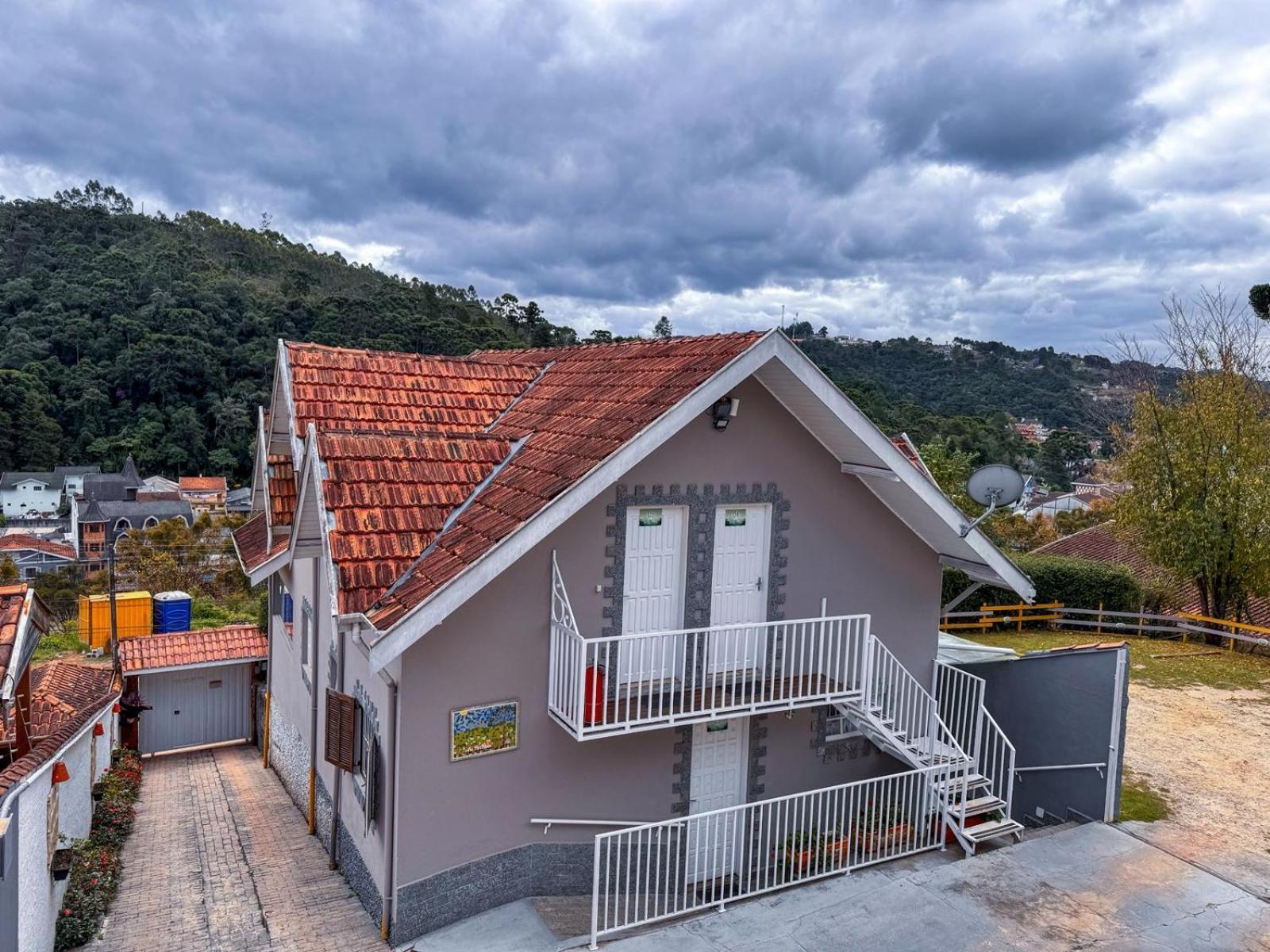 Pensión Araucária Suítes *